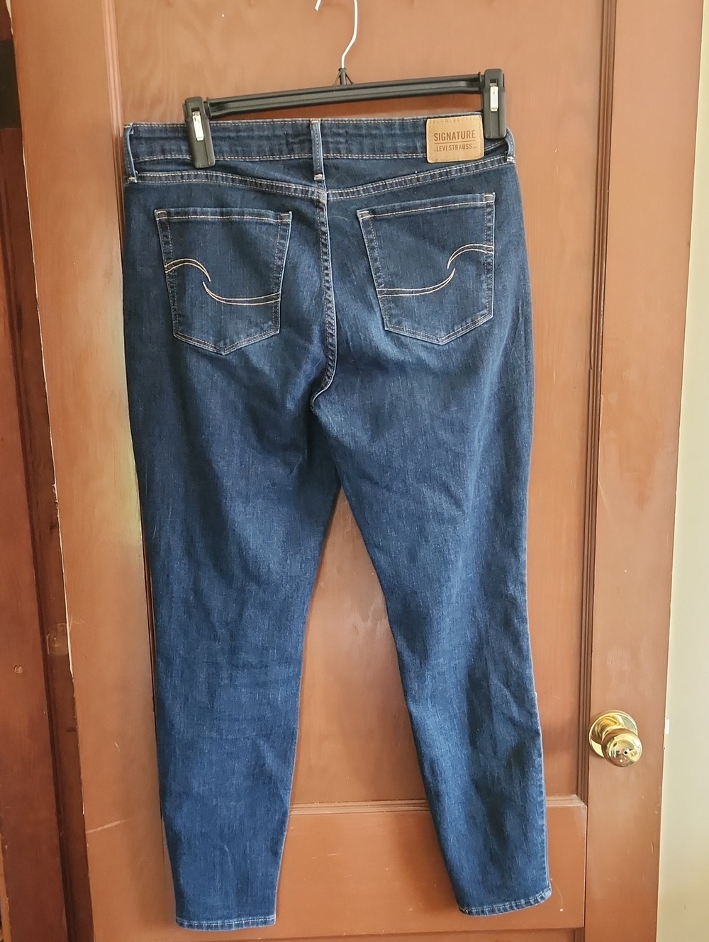 Levis Mid Rise Skinny Jeans